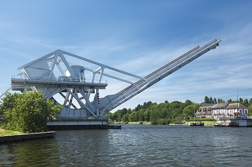 pegasus bridge-pont-seconde guerre mondiale-avion-canal caen la mer
